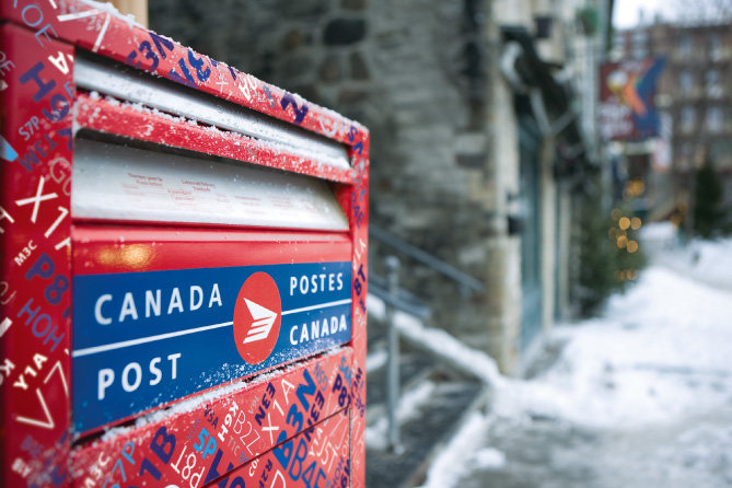 Photo: Canada Post mailbox in winter.